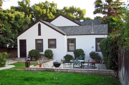The actress, Sarah's house in Glendale, California